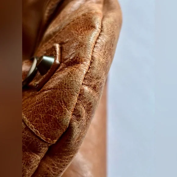 Balenciaga Classic Arena Y2K Leather Tote - Picture 8 of 15